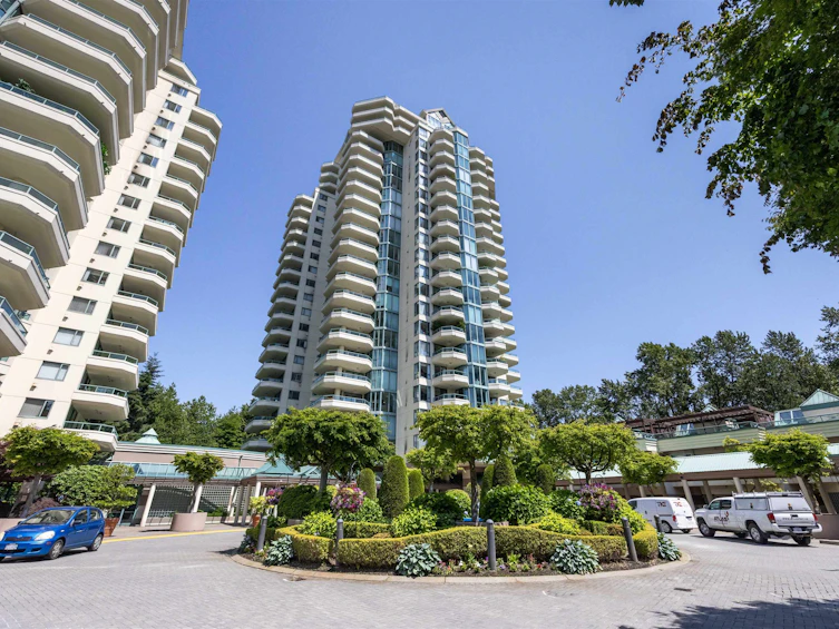10E-338 Taylor Way, West Vancouver, BC, V7T 2Y1