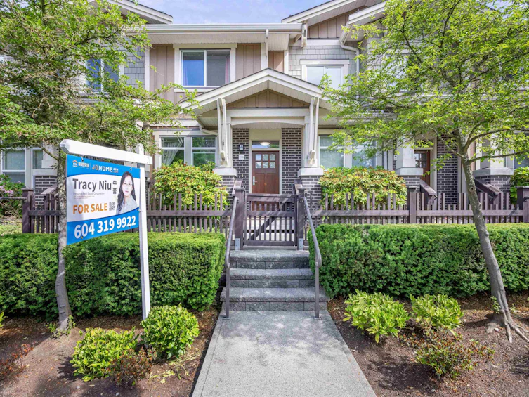 8-5663 Irmin Street, Burnaby, BC, V5J 0C5