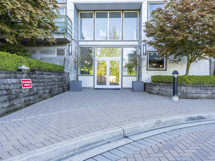 305-15850 26 Avenue, Surrey, BC, V3Z 2N6