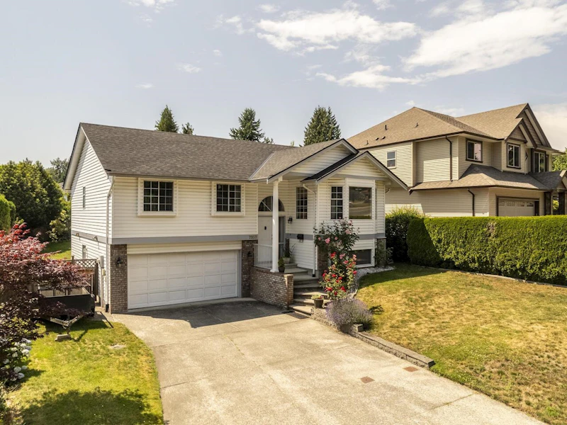 7957 Grand Street, Mission BC V2V 3T8