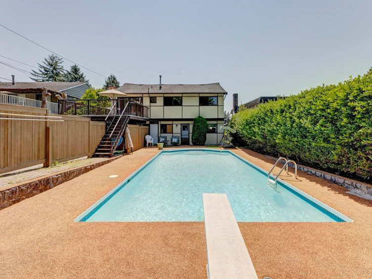 528 W 20th Street, North Vancouver, BC, V7M 1Y7