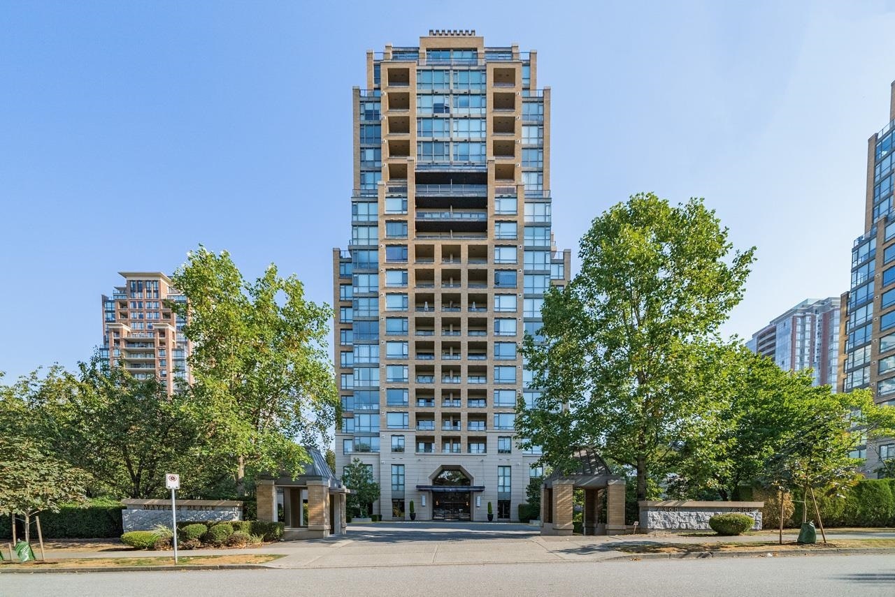 908-7368 Sandborne Avenue, Burnaby, BC, V3N 5C5