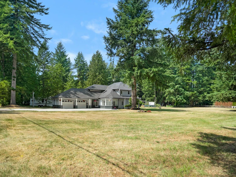 21083 42 Avenue, Langley, BC, V3A 5A2