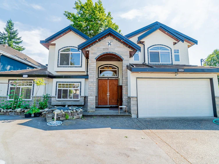 14234 110 Avenue, Surrey, BC, V3R 1Z7