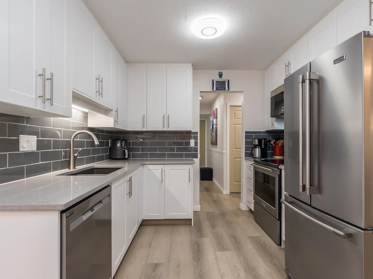 110-32823 Landeau Place, Abbotsford, BC, V2S 6S6