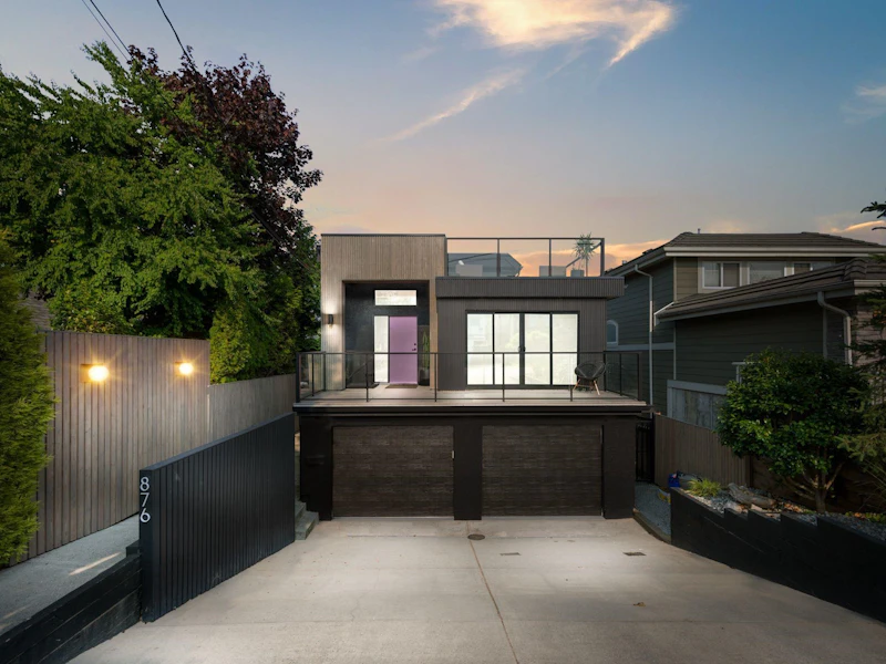 876 Parker Street, Surrey BC V4B 4R2
