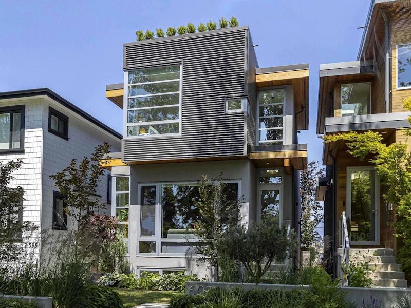 607 E 31st Avenue, Vancouver BC V5V 2W7