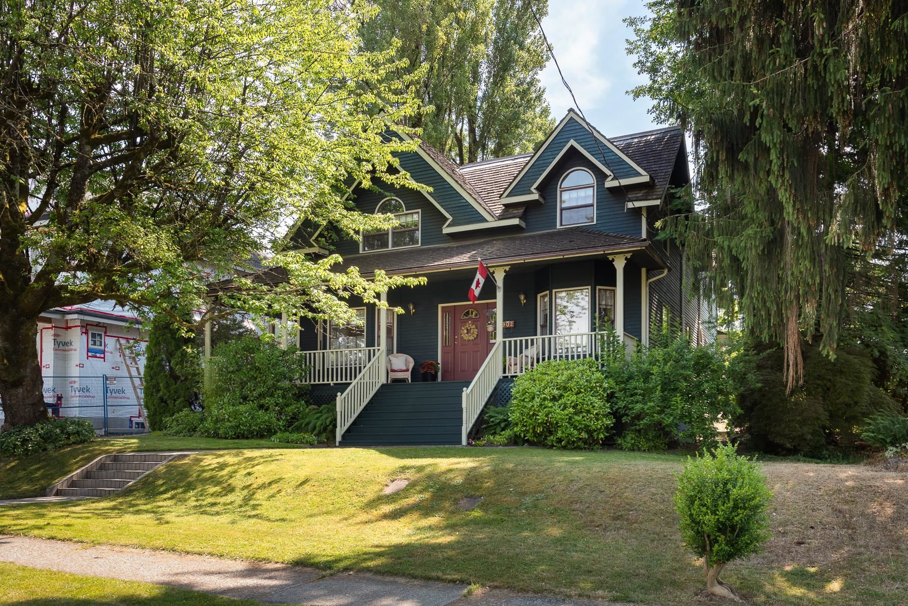 902 Fifth Street, New Westminster, BC, V3L 2Y4