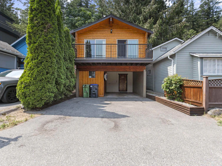 204 Lakeshore Drive, Cultus Lake, BC, V2R 5A1