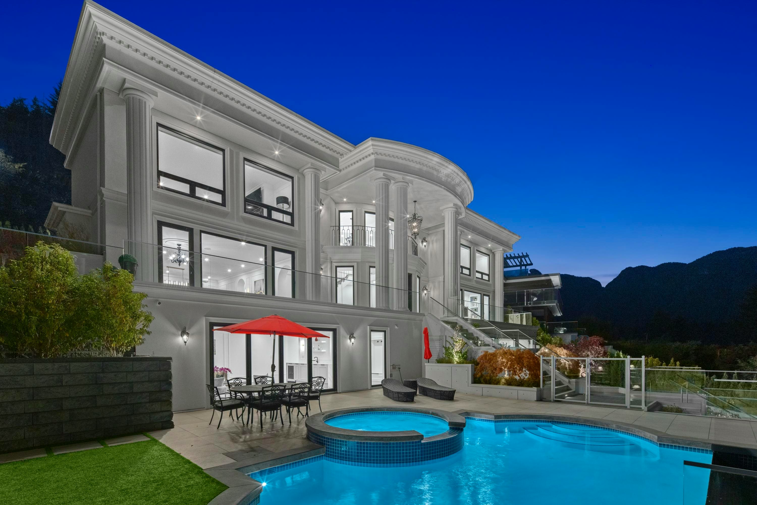 558 Craigmohr Drive, West Vancouver, BC, V7S 1W9