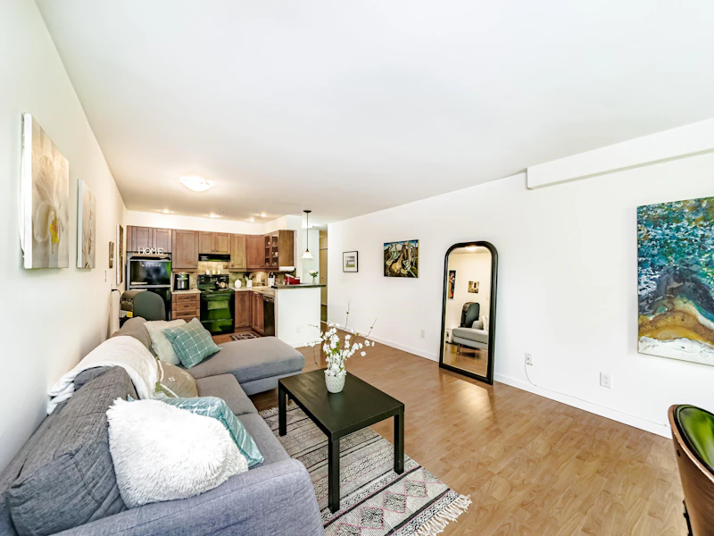 204 - 2222 Cambridge Street, Vancouver BC V5L 1E6