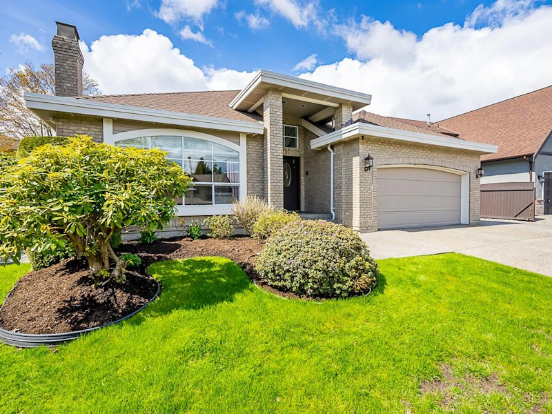 5811 189th Street, Surrey BC V3S 7T2