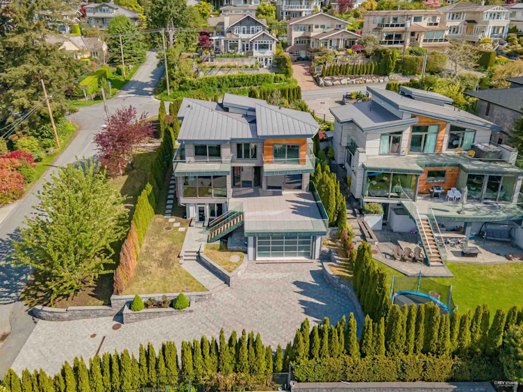 2292 Mathers Avenue, West Vancouver, BC, V7V 2H5