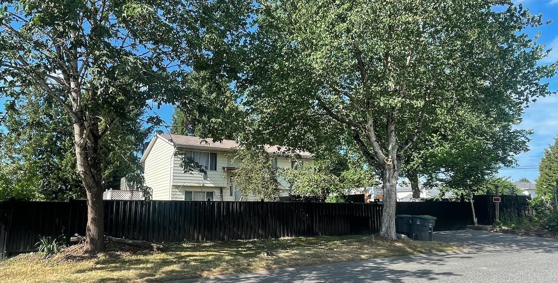 18373 63 Avenue, Surrey, BC, V3S 8B1