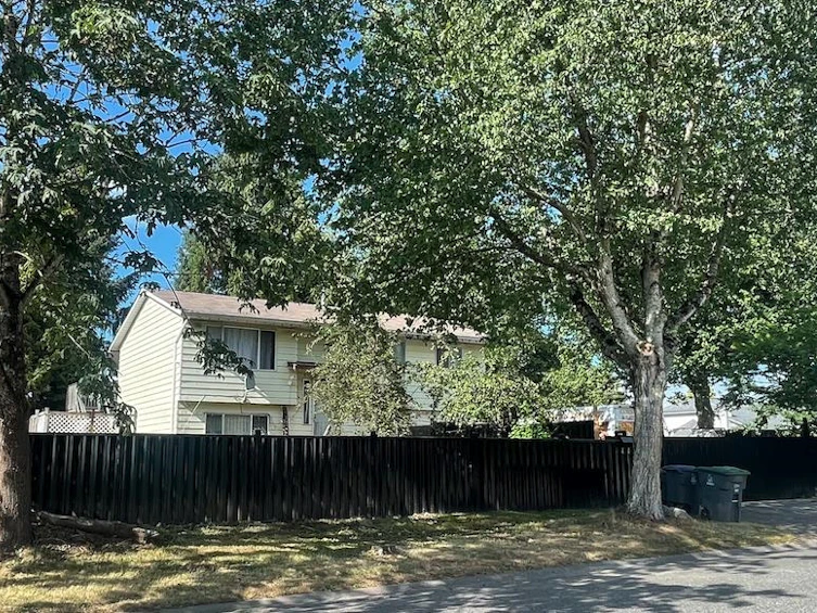 18373 63 Avenue, Surrey, BC, V3S 8B1