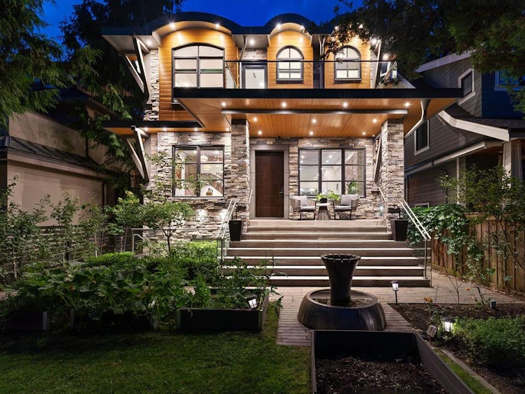 5558 Alma Street, Vancouver, BC, V6N 1Y1