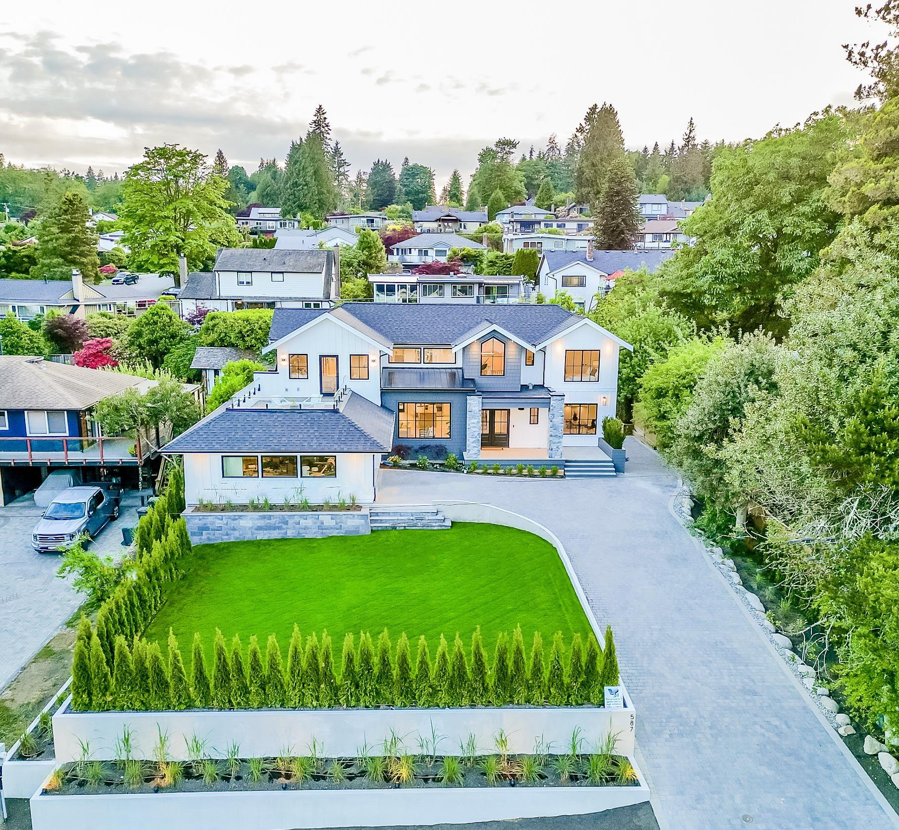 587 N Dollarton Hwy, North Vancouver, BC, V7G 1N3