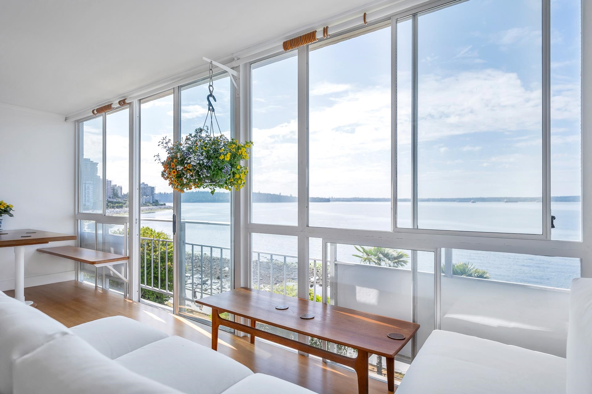 306-150 24th Street, West Vancouver, BC, V7V 4G8