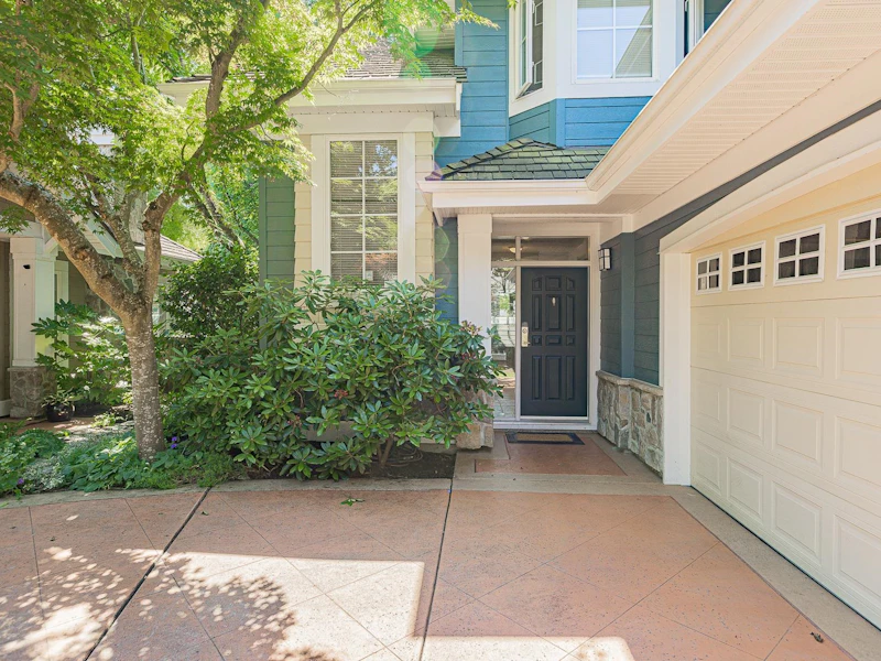 10 - 15055 20th Avenue, Surrey BC V4A 9Y2