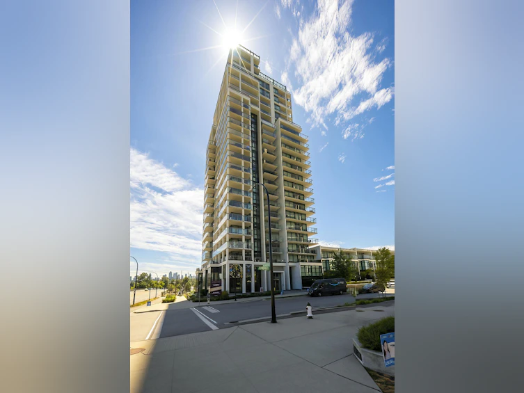 705-4488 Juneau Street, Burnaby, BC, V5C 0M4
