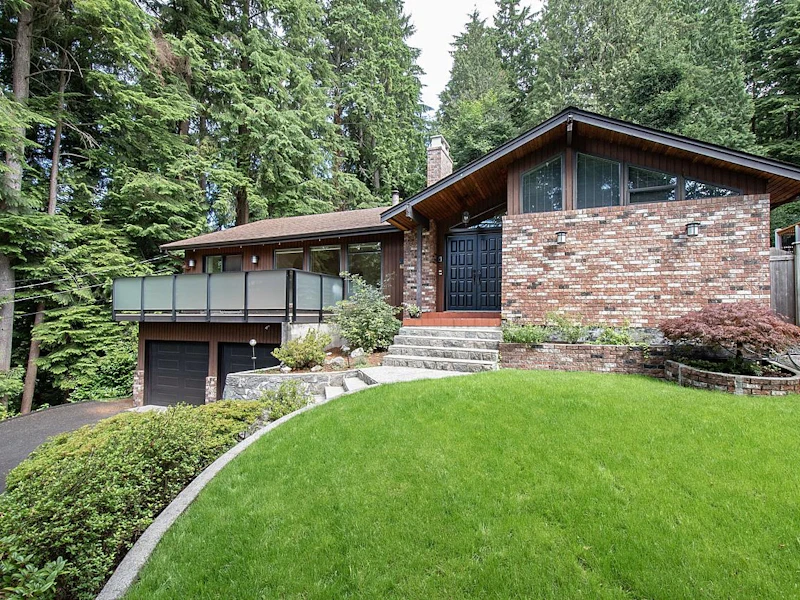 4610 Cove Cliff Road, North Vancouver BC V7G 1H6