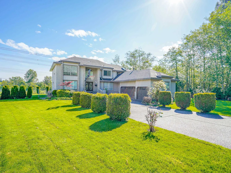 14218 82a Avenue, Surrey BC V3W 0V6