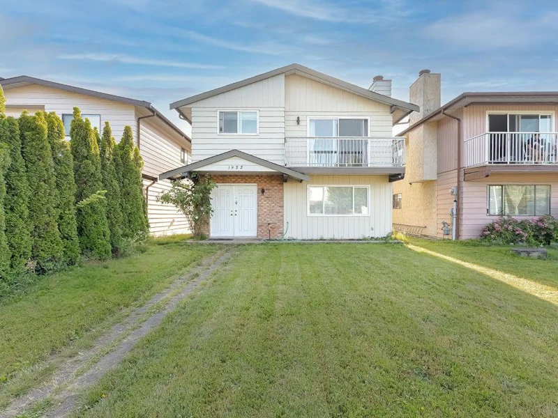 1922 Taylor Street, Port Coquitlam BC V3C 4S4