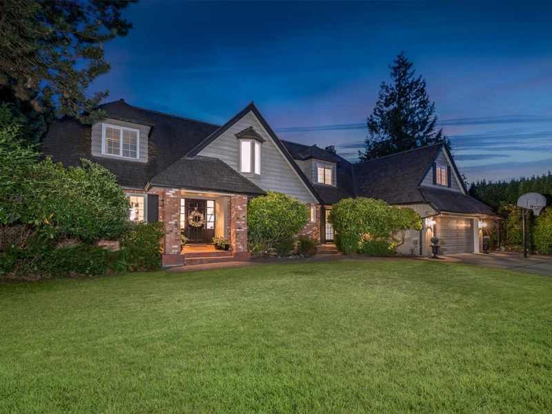 5219 Timberfeild Road, West Vancouver BC V7W 2Y5