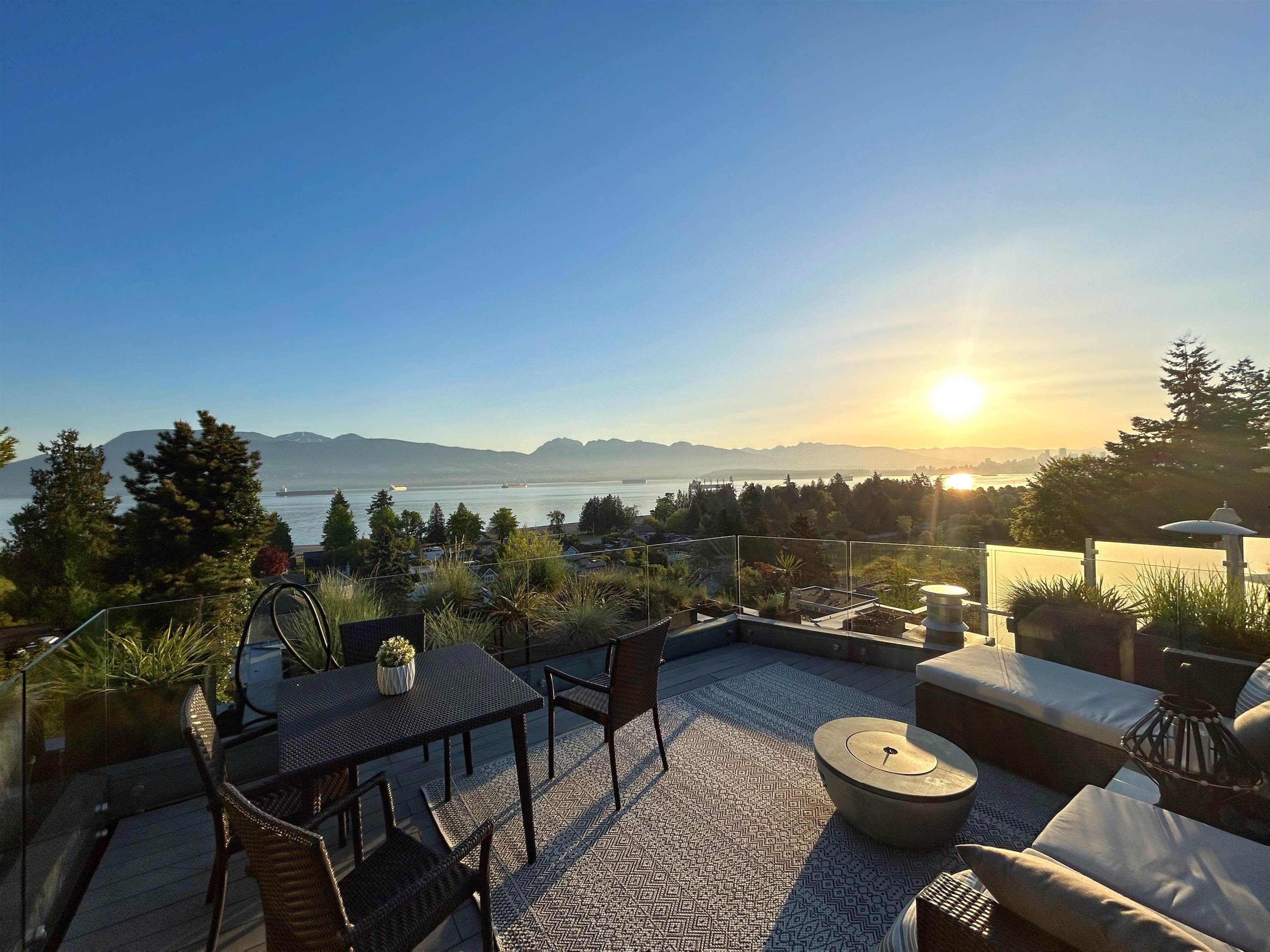 4559 W 1st Avenue, Vancouver, BC, V6R 1H7