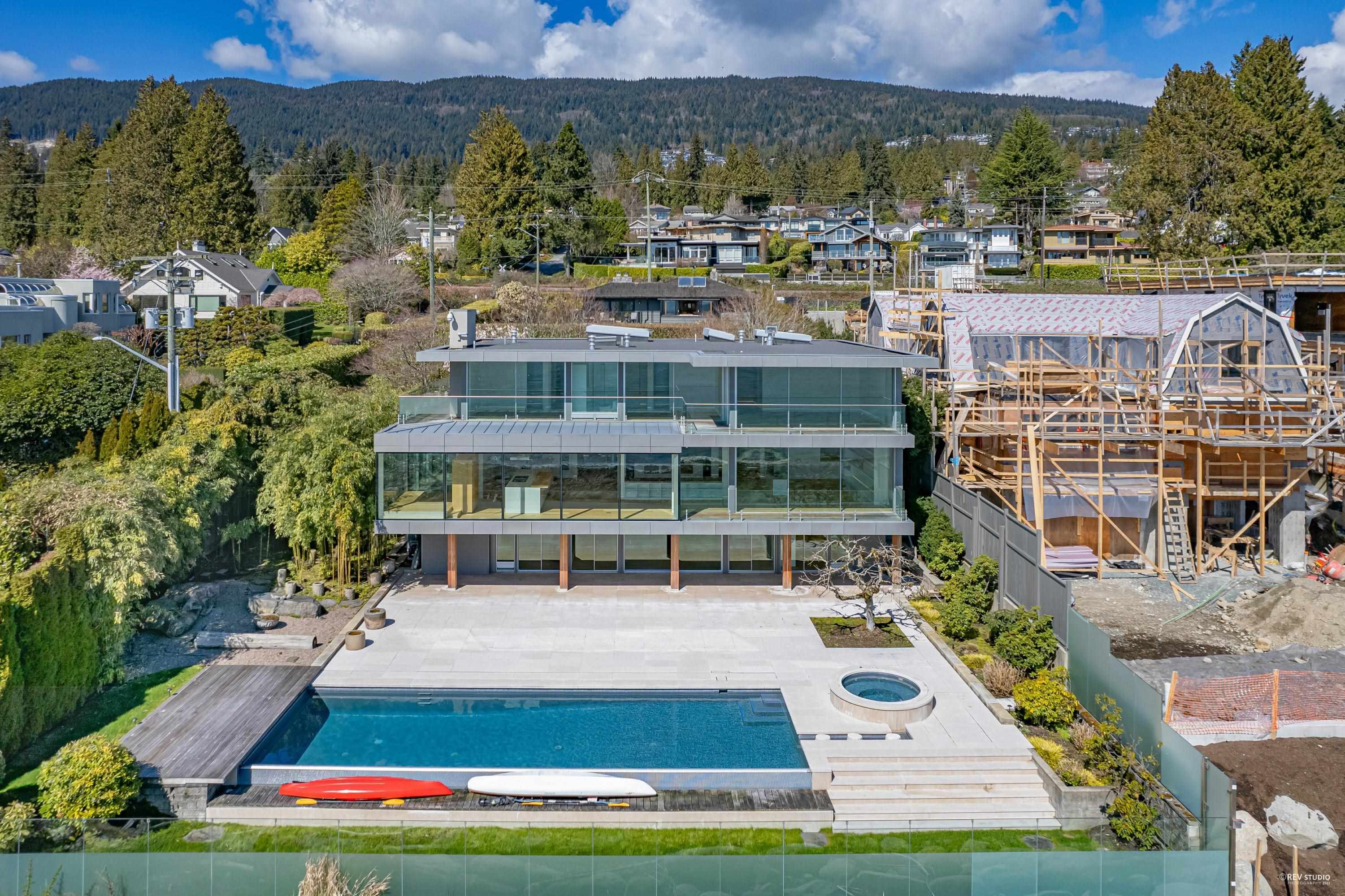 166 28th Street, West Vancouver, BC, V7V 4L5