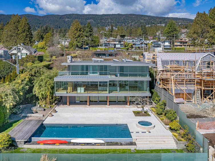 166 28th Street, West Vancouver, BC, V7V 4L5