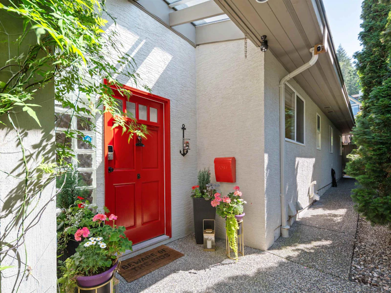 6346 Argyle Avenue, West Vancouver BC V7W 2E6