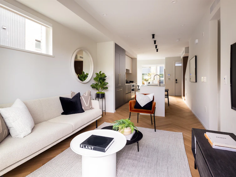 113-745 W 49th Avenue, Vancouver, BC