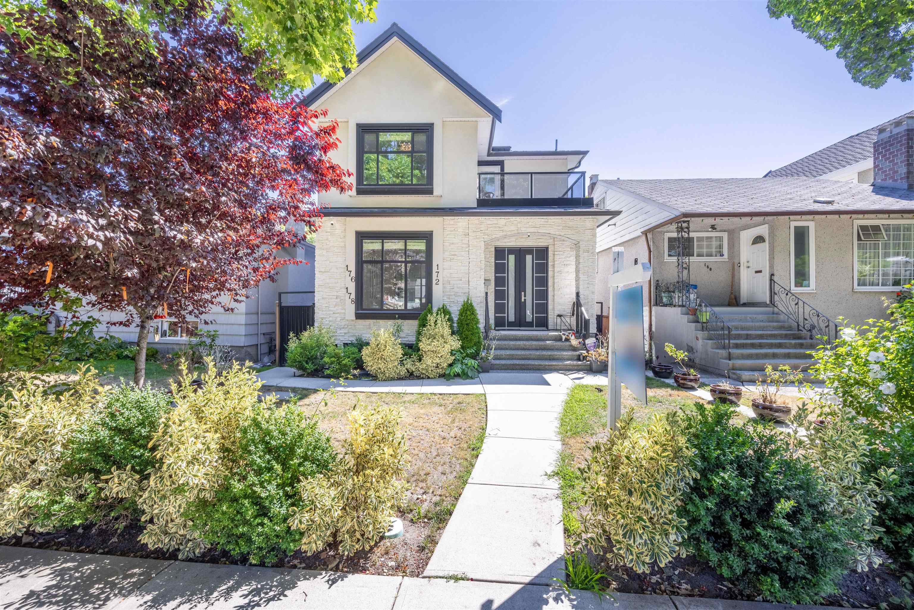 172 Ontario Place, Vancouver, BC, V5W 1S2
