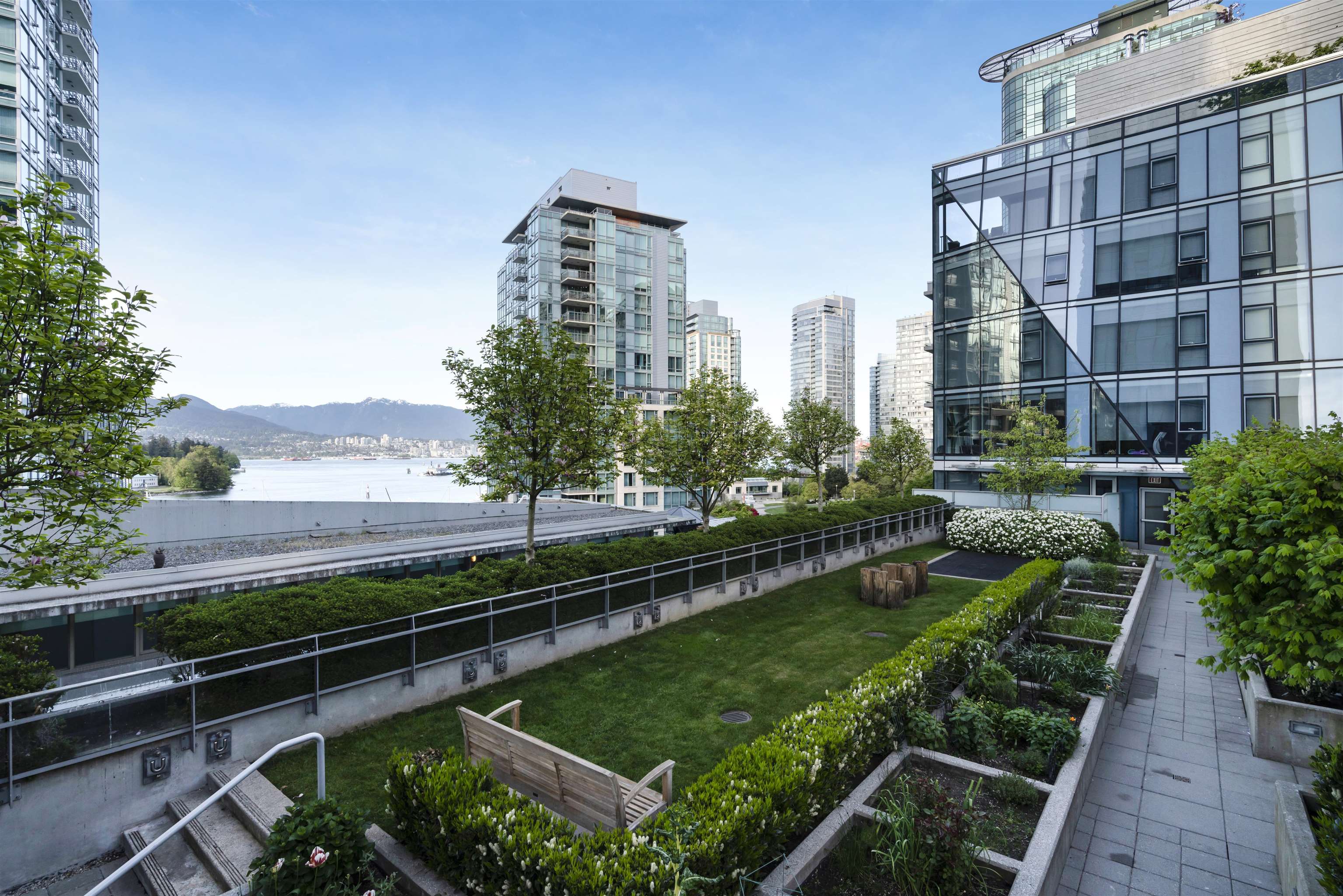 402-1477 W Pender Street, Vancouver, BC, V6G 2S3
