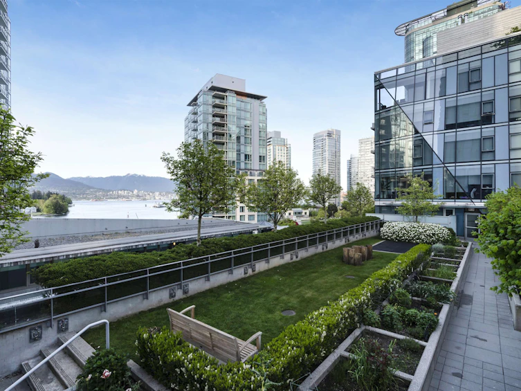 402-1477 W Pender Street, Vancouver, BC, V6G 2S3