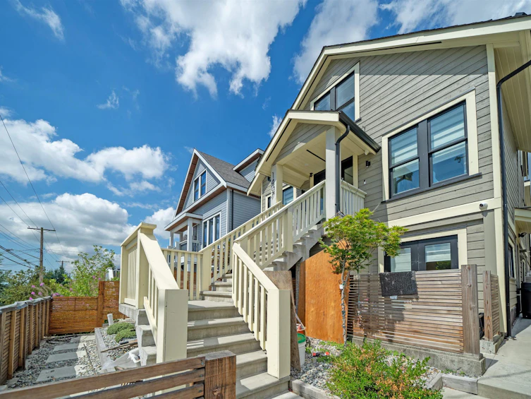 1407 Sixth Avenue, New Westminster, BC, V3M 2C5