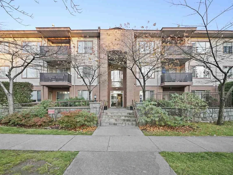 303 - 6688 Burlington Avenue, Burnaby BC V5H 3M9