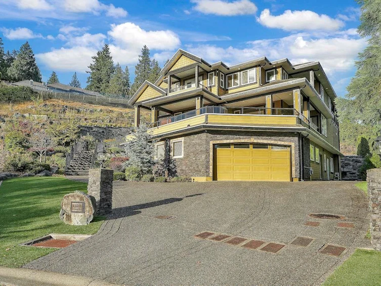 13811 55a Avenue, Surrey, BC, V3X 3P2