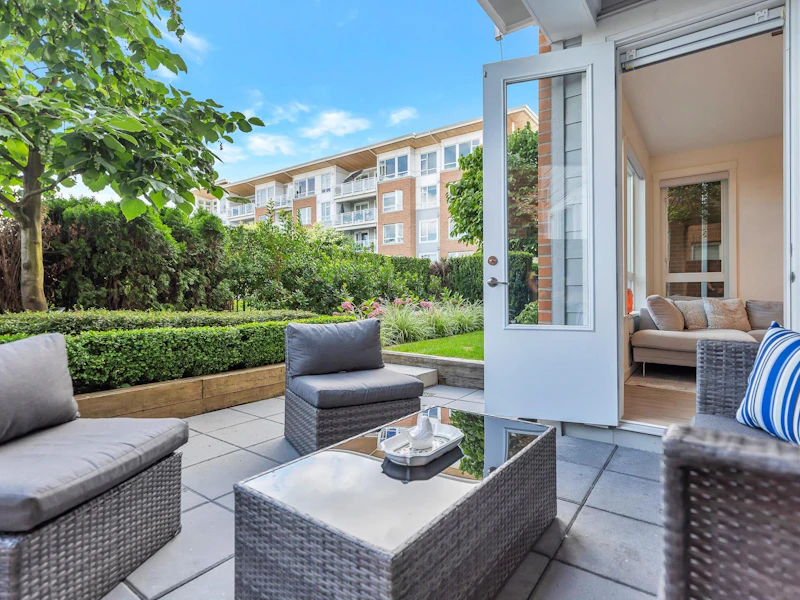 102 - 717 Chesterfield Avenue, North Vancouver BC V7M 3L8