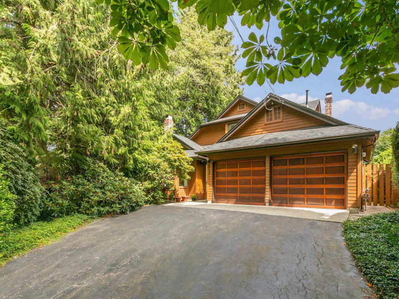 1150 Ridgewood Drive, North Vancouver BC V7R 1J3