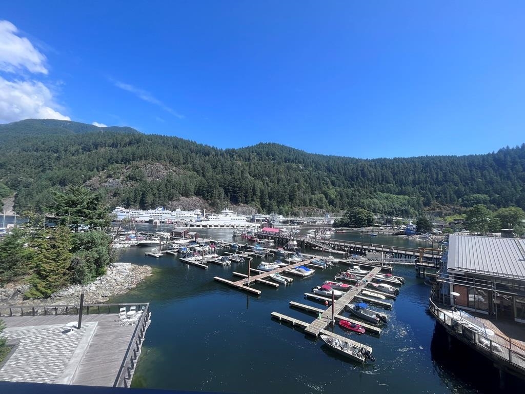 305-6707 Nelson Avenue, West Vancouver, BC, V7W 0A4
