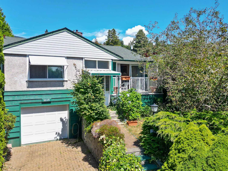 1235 Jefferson Avenue, West Vancouver, BC, V7T 2A9