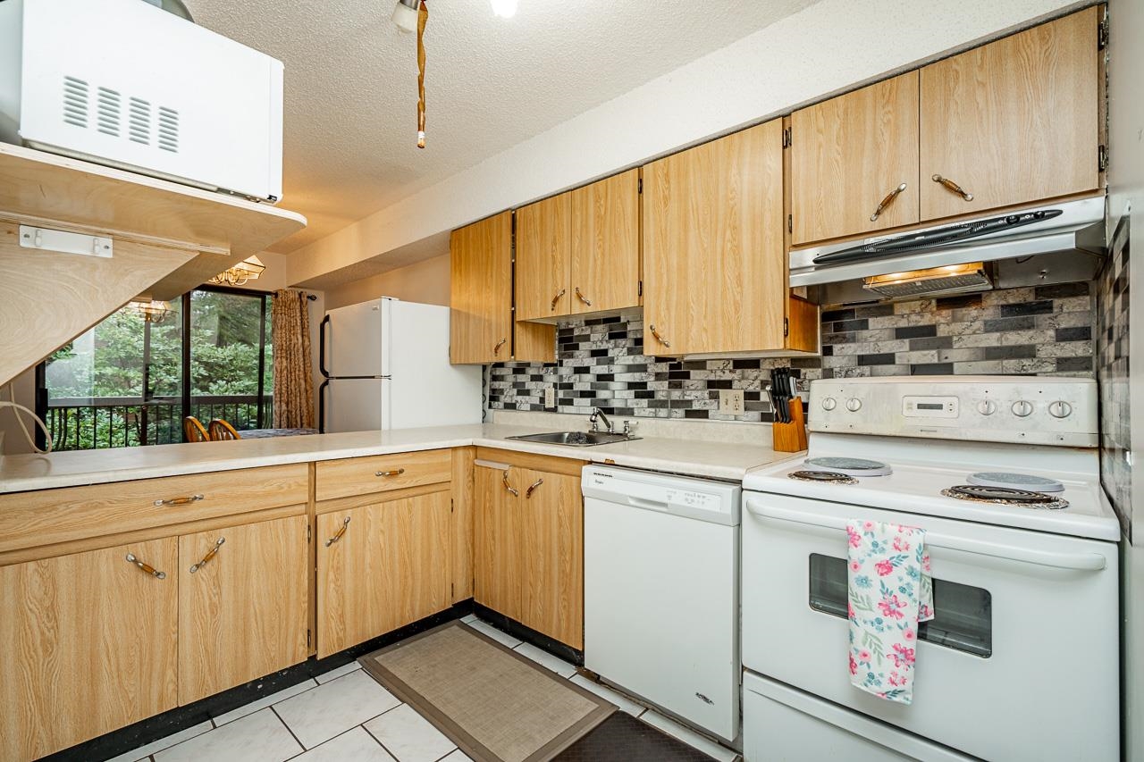 208-7144 133b Street, Surrey, BC, V3W 8A4