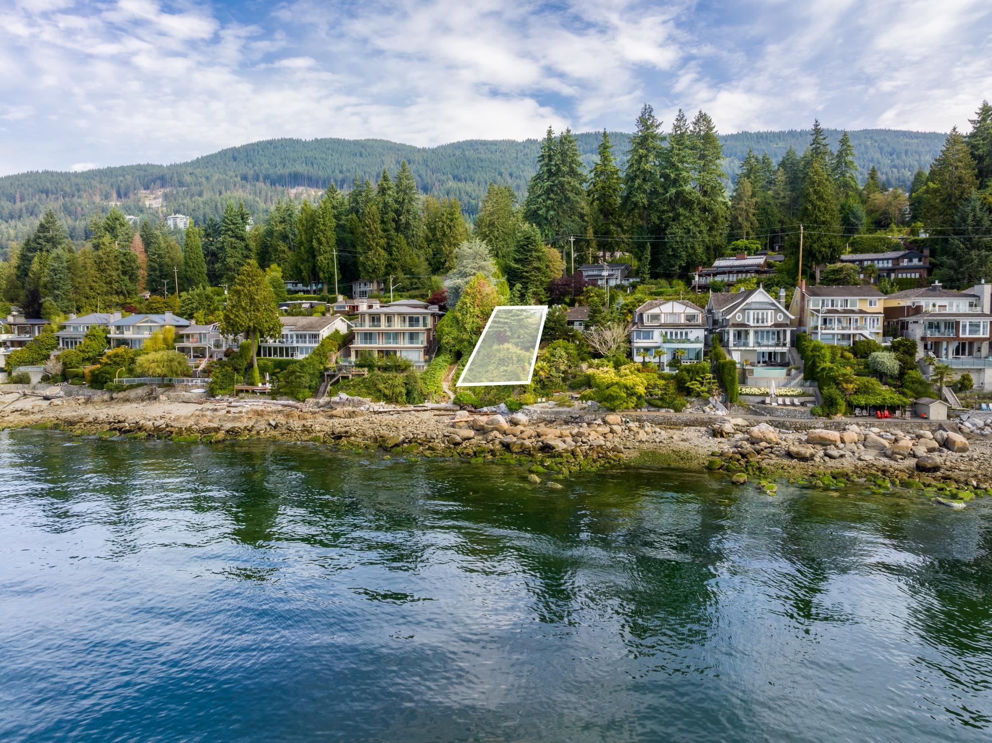 3000 Park Lane, West Vancouver, BC, V7V 1E9