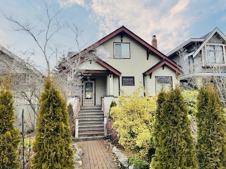 2815 Mcgill Street, Vancouver, BC, V5K 1H7