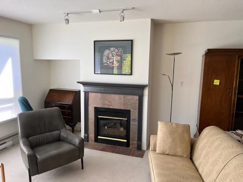 301 - 5855 Cowrie Street, Sechelt BC