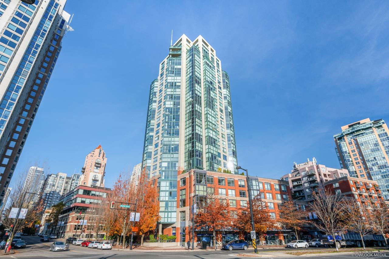 2402-289 Drake Street, Vancouver, BC, V6B 5Z5