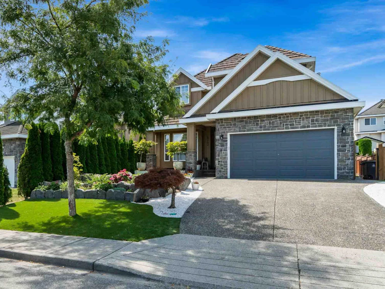 8243 168a Street, Surrey, BC, V4N 4T8