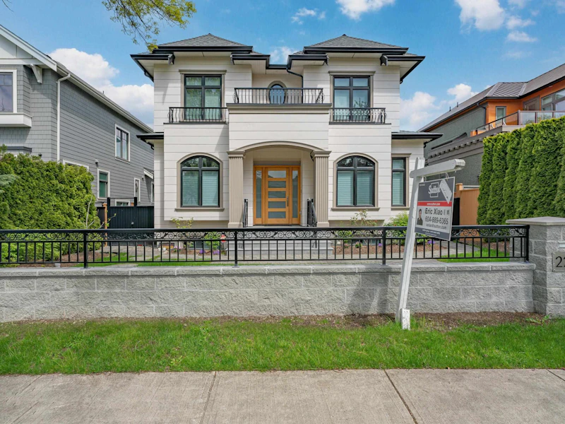 2225 W 21st Avenue, Vancouver BC V6L 1J4